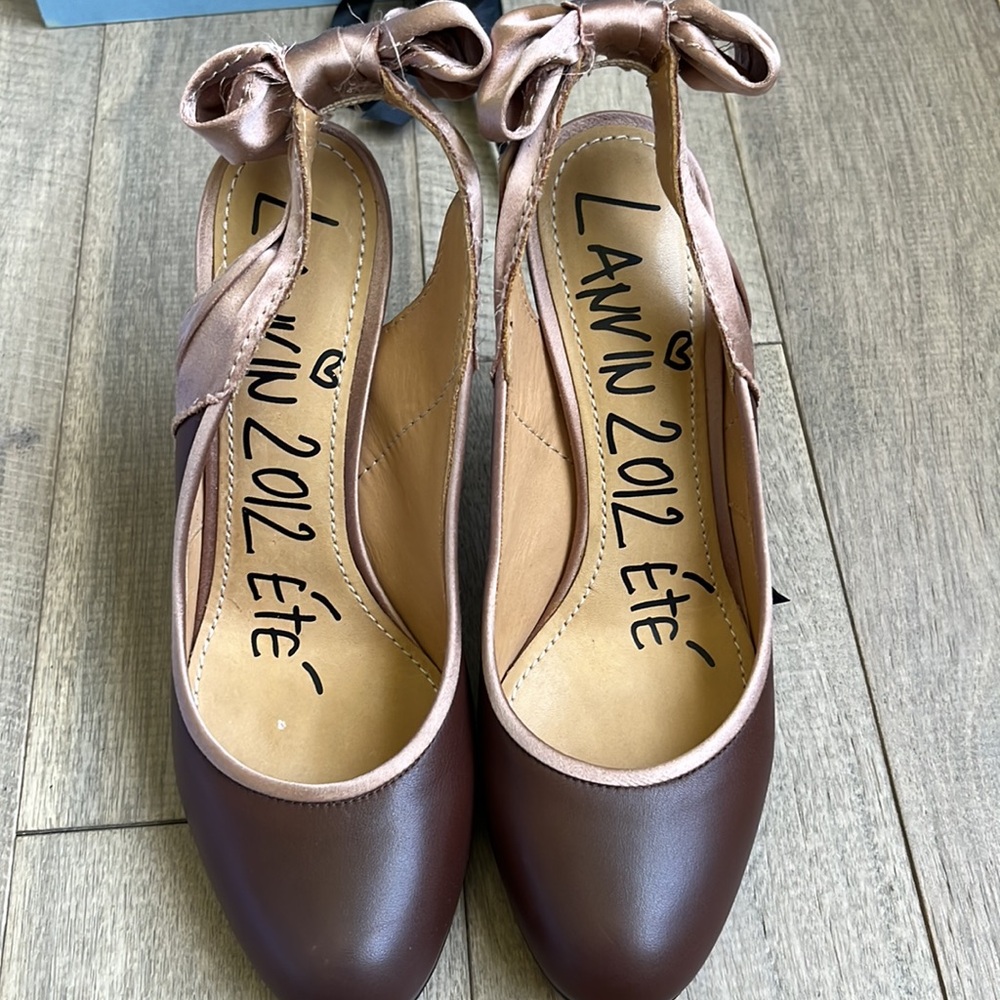 Lanvin Paris Bow Pumps ⭐️ - Picture 2 of 12